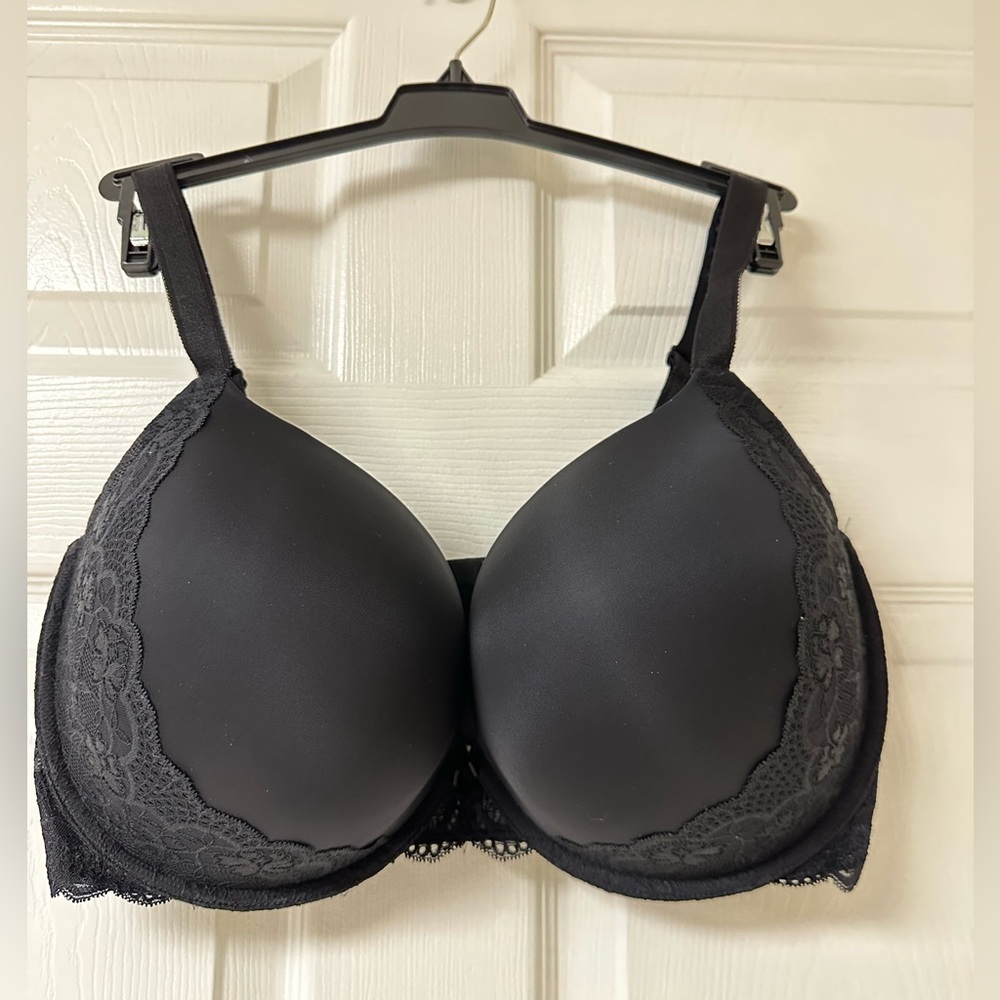torrid Black Lace-Trim Pushup Bra. Rock that cleavage! NEW 38H